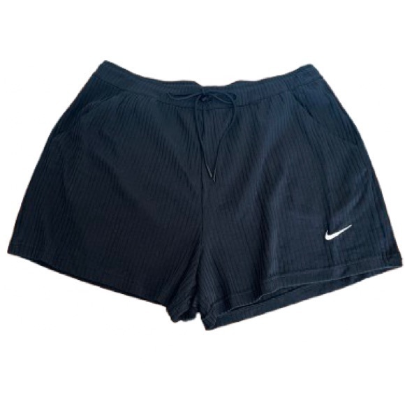 Nike Pants - Nike black standard fit high rise ribbed athletic shorts NWT size 1X